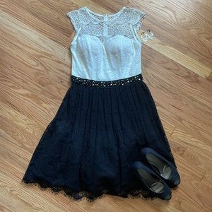 LAST CHANCE! 🎈JACKIE JON New York Black & White Lace Dress w Beaded Belt Size 6